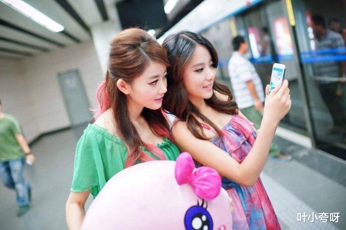 『网购』实体店买手机与网购手机有区别吗？手机店老板说出真相：差别很大