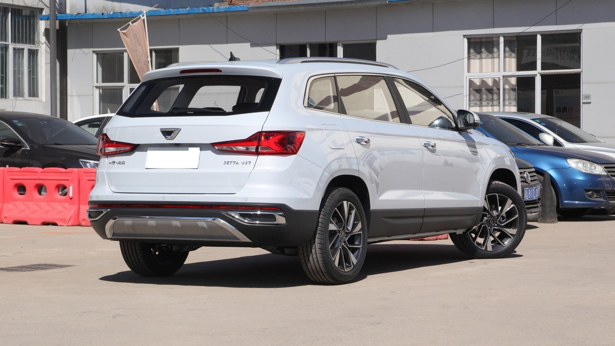 大众汽车：大众又火了，中型SUV不足11万，全系LED带全景天窗，看啥途观