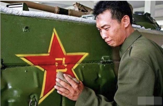 张译|史诗级战争电影《八佰》爆红，吴京：“张译演得实在太不要脸了”