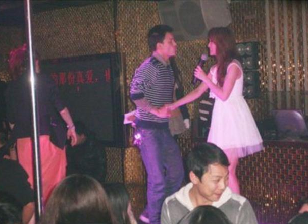 黄蓉|因长得太漂亮, 刚出道就被富商“牢牢盯上”的7位女星