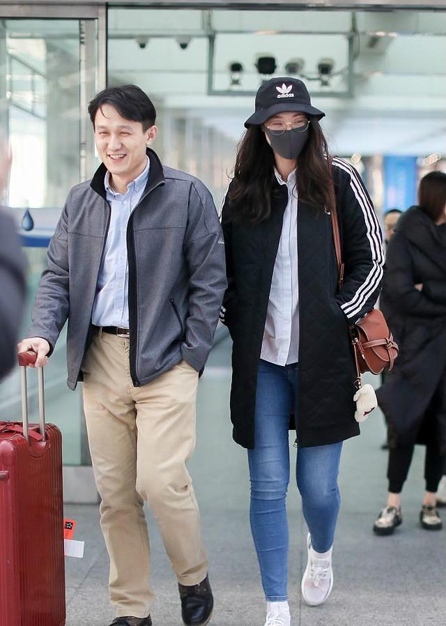 惠若琪|女排前队长惠若琪，与丈夫身高差好萌，结婚两年无儿女未孕有原因