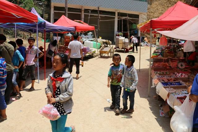 00后▲疫情过后，00后的学生们只有一个字“惨”