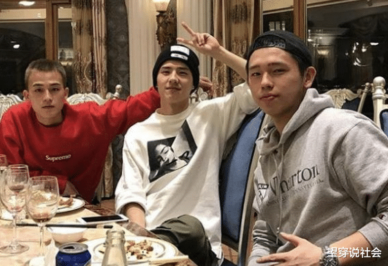 『陈飞宇』陈凯歌长子参加名媛聚会，被百亿千金青睐，颜值超过弟弟陈飞宇