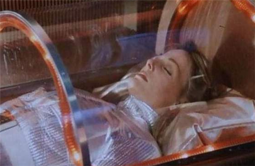 「生命科学」中国首例女冰冻人，计划50年后复活跟家人团聚，如今愿望实现了吗