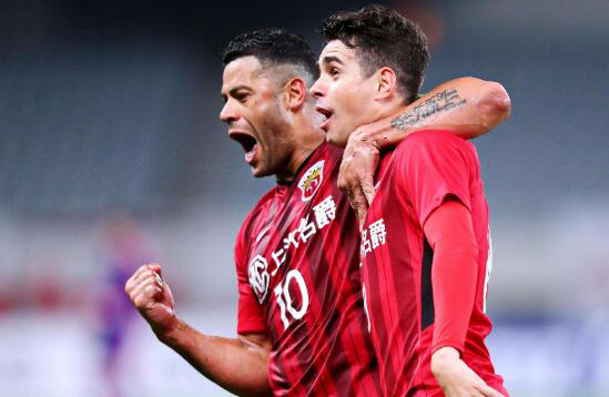 胡尔克▲终于要走了？上港王牌核心主动示好老东家，直言这是他未来的梦想