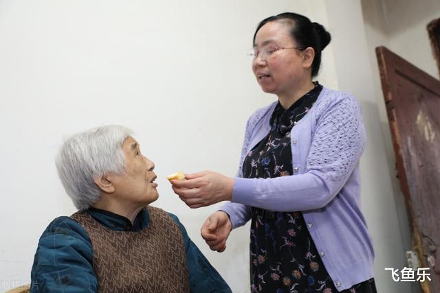 社保|婆婆缴社保仅用5万，如今养老金1600元：我也想补缴，还能行吗？