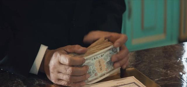 瞄准|《瞄准》穿帮细节亮瞎观众，盲人女主涂护甲油太出戏了