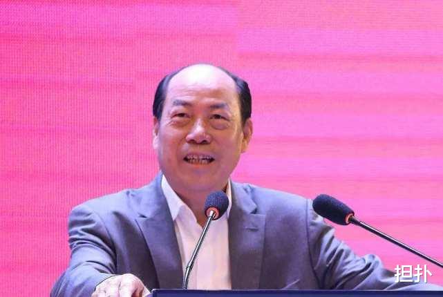 「杨国强」中国的真正首富，每年入账现金分红近百亿，一年光收物业费就58亿