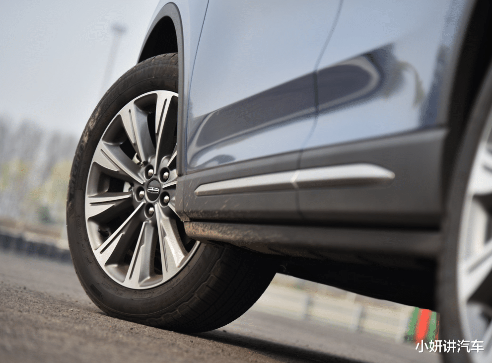 『长安』最低调的豪华SUV，2.0T爆245马力，配四轮独悬，比宝马X1好看