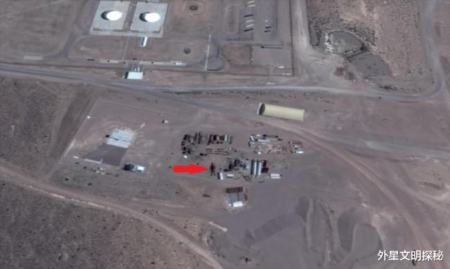 51区|卫星图在神秘51区拍到疑似“巨型机器人”，美国的黑科技吗？