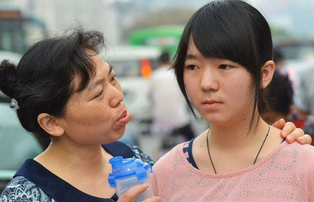 招生|超出一本线十几分，报考志愿选择差点的一本，还是好二本好专业？