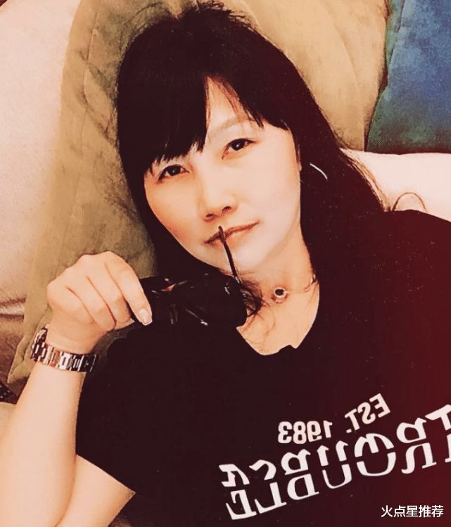 『罗志祥』有种“关系”叫罗志祥与化妆师,二人合照被扒,相互拥抱啥情况?