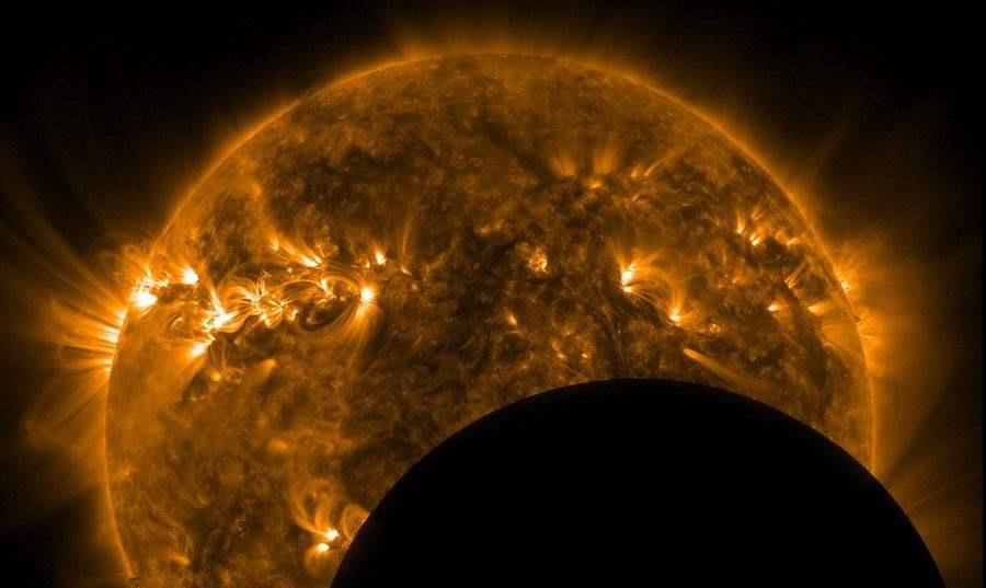 核聚变▲太阳还能燃烧50亿年，但地球生命将在10亿年后终结，这是为何