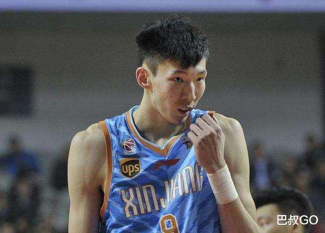 周琦@天赋啊！看完字母哥和哈登母亲照片，你会发现，我们真错怪周琦了