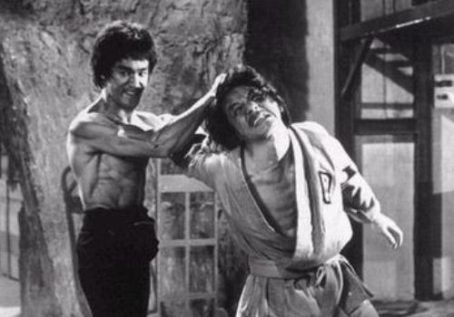 龙套|他号称横店“龙套之王”，出道8年拍戏超500部戏，却一直不火