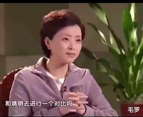 易建联■杨澜问易建联:介意和姚明对比吗?阿联的1句回答,让人肃然起敬
