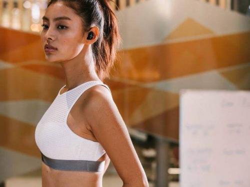 「蓝牙耳机」开箱狂魔自费14000元，深度评测26款知名蓝牙耳机！