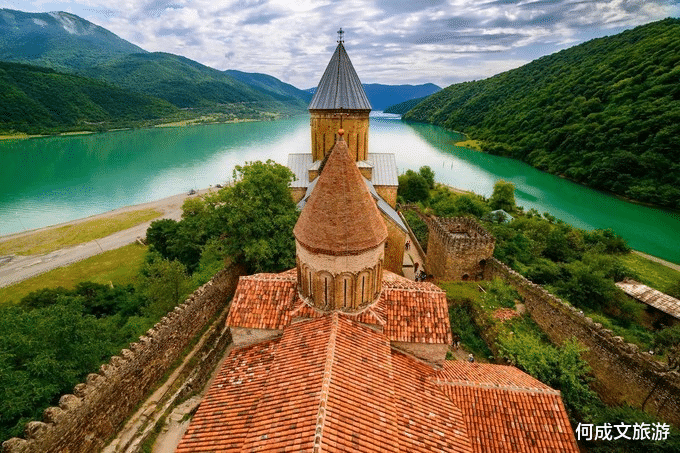 【八月战事】世界上最“安全”的国家之一，5万就能买房，去玩的中国人还不多