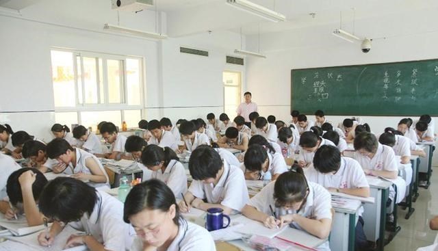 高考改革：复读生迎来坏消息：今年高考再没有复读机会？就算考差也只能认了
