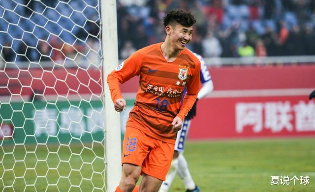 「周海滨」周海滨正式宣布退役,30年球员生涯告落幕,将在鲁能开启新征程