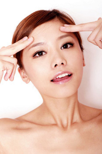 「护肤」这才是护肤的正确顺序!你却先用爽肤水,难怪长痘长黑头皮肤差!