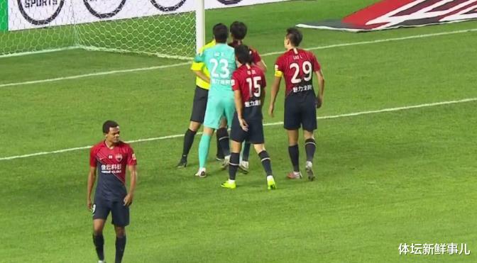 山东鲁能|输球又输人！鲁能2-1深足，徐江曝内情，郜林引热议，谁注意李霄鹏举动