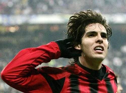 「卡卡」揭秘在韩日世界杯前,卡卡与阿德里亚诺争夺一个巴西队出征名额