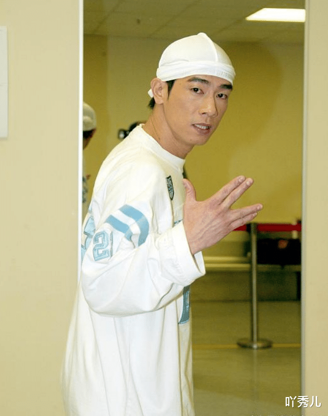 刘亦菲■有“口臭”的4位明星， 刘亦菲上榜， 最后一位再漂亮也没人敢亲！