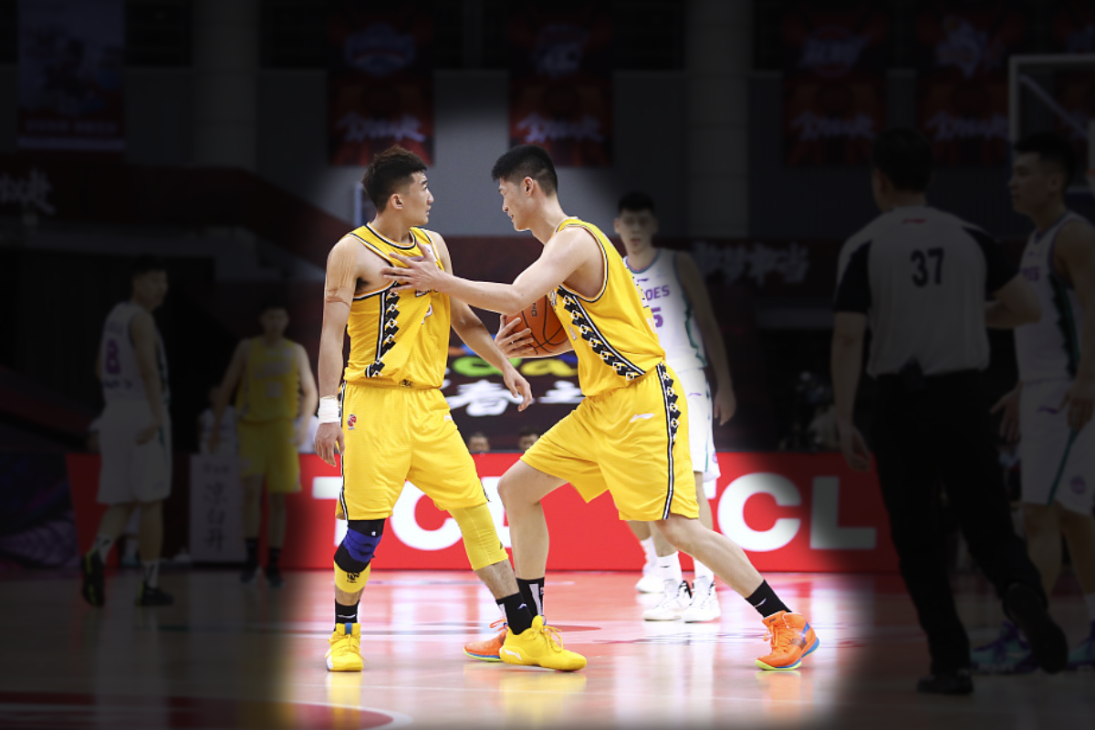 胡金秋|孙铭徽+胡金秋已成CBA最强挡拆组合之一，郭艾伦+韩德君可否一战？