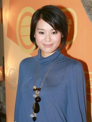 胡杏儿|“抛弃”相恋8年男友，倒贴3000万嫁人，看胡杏儿老公是谁就知道