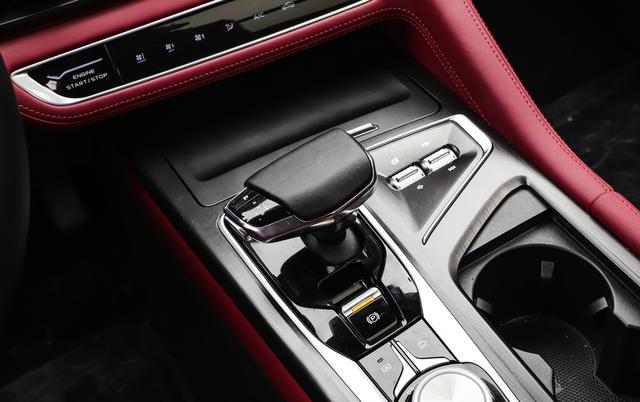 长安CS75|更适合年轻人的CS75，与哈弗H6争销冠，长安是最大赢家？