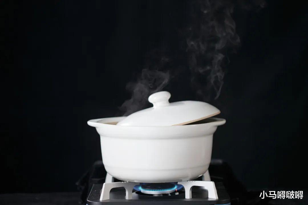 「胃癌」10岁小男孩，确诊胃癌，医生查明原因，妈妈痛哭：是我害了你