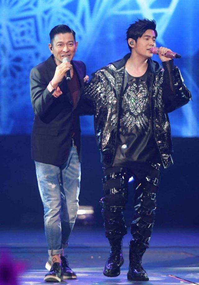 周杰伦@百大华语歌手榜：周杰伦第三，刘德华第十七，TFBOYS第九十一