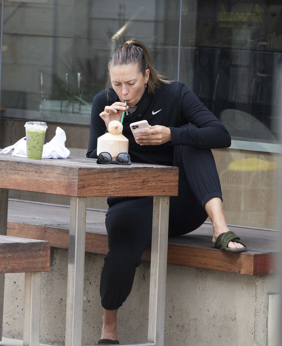 莎拉波娃|莎拉波娃晒浴室照，退役后变大妈，这洗澡水应该没人想喝！