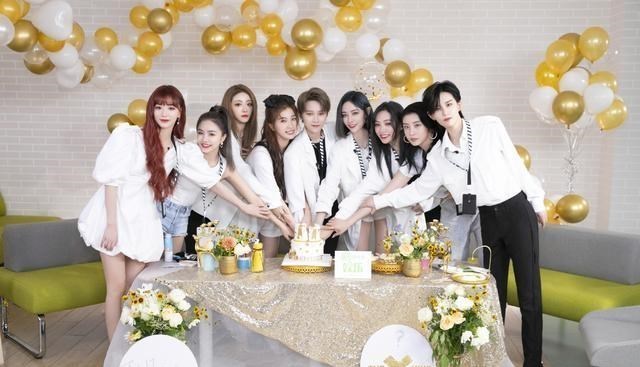 『the nine』THE9首秀，再现总决赛舞台《猎》，这次她们没有翻车