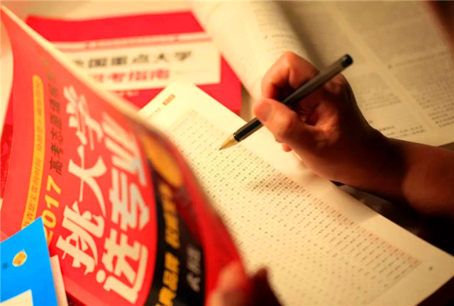 |大学选择专业，这3个专业每年转行无数，学生：选择专业真难