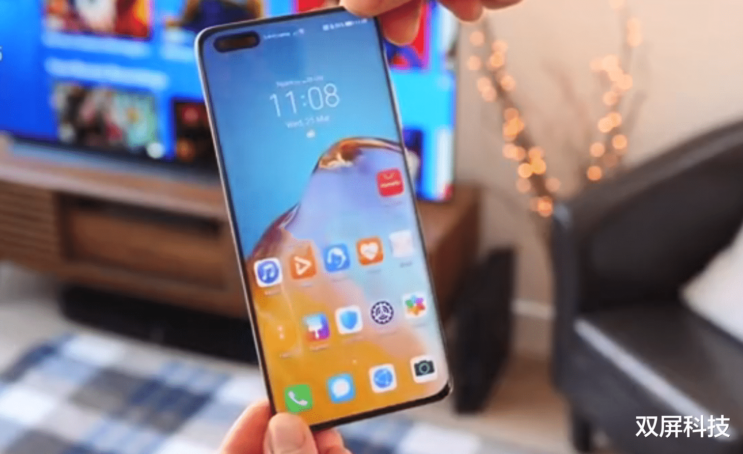 「华为p40」余承东宣布好消息，华为P40发布会还有大招没上，网友：明白了！