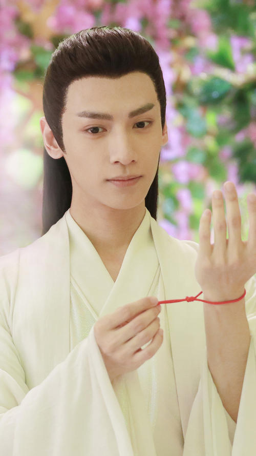 #罗云熙#《月上重火》开播,罗云熙陈钰琪角色同质化严重,剧情毫无新意