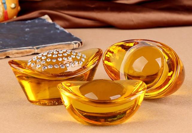 属龙|熬完10月后，此3属相幸运值攀升，生意来财职场顺，人生上上签！