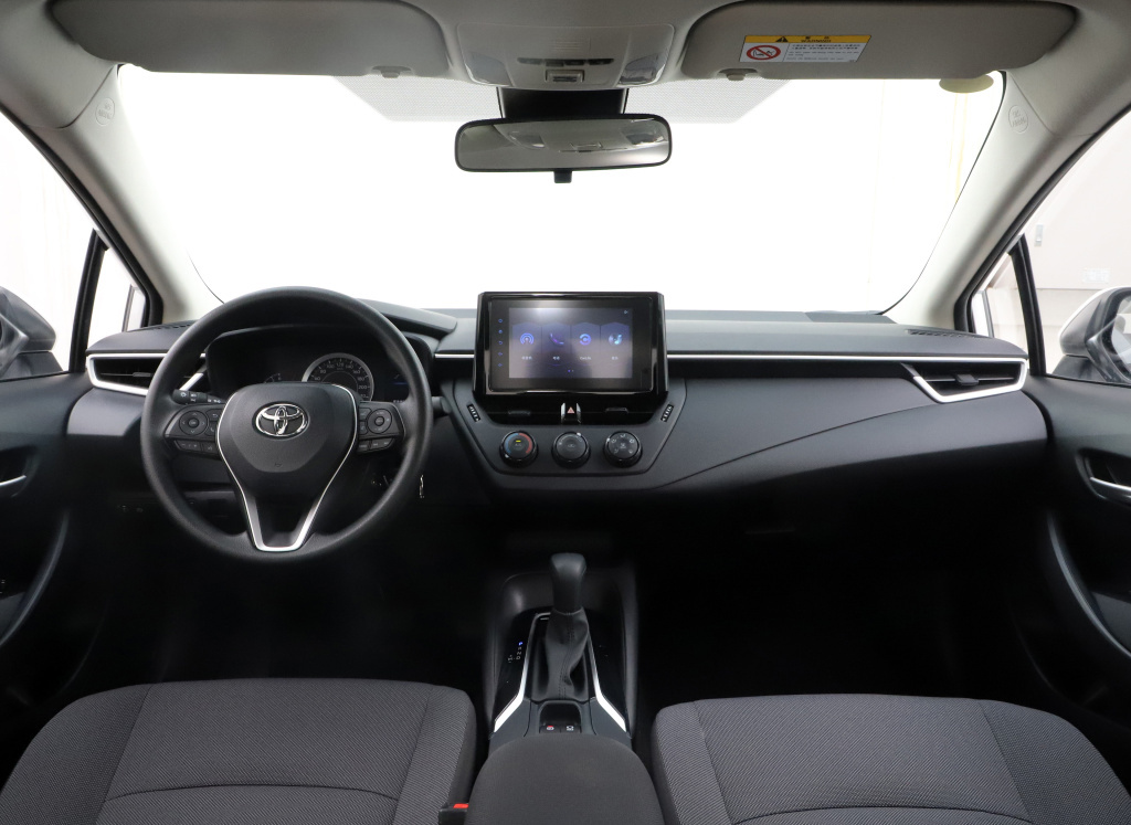 丰田卡罗拉|丰田的“省油王”，全系标配8气囊，低至11万多，全球销量第一