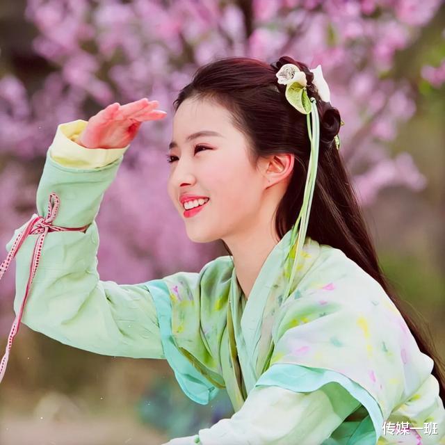 『刘亦菲』美貌的刘晓莉：为刘亦菲接连放弃事业和婚姻，还扯上同一个男人