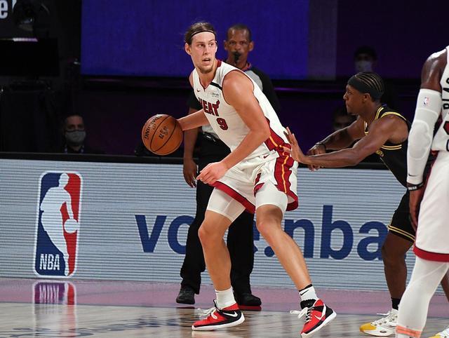 湖人队|火湖主帅斗法显功底，沃帅手上还有底牌，湖人终极杀招仍藏于锦囊