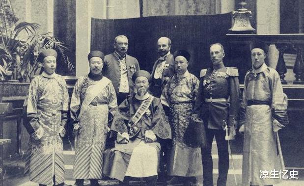 李鸿章|英国想租香港100年，李鸿章却只租了99年，现今才明白他多聪明