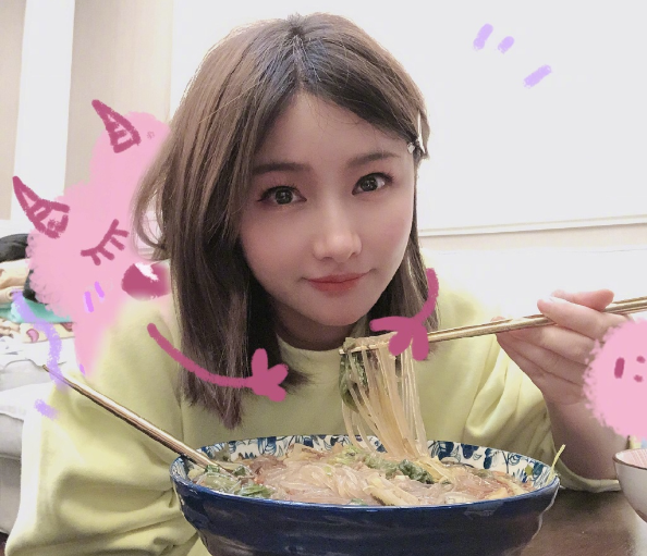 韩懿莹|Miss的直播“变了”？以前直播打游戏，现在却更像给大家分享生活！