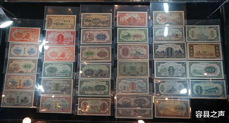 容县之声|意外横财？广西某村住房内暗格里搜出大量现金！