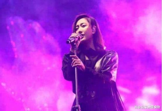 「陈粒」她是乐坛最特殊的歌手，不签公司不雇经纪人，却红得一塌糊涂