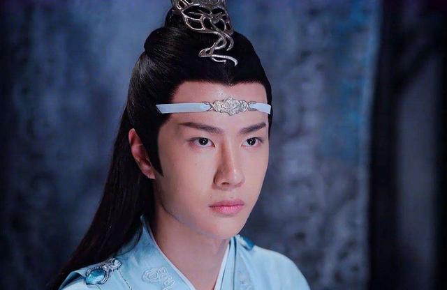 「迪丽热巴」最受欢迎演员评选，热巴垫底，王一博仅排第八，榜首实至名归