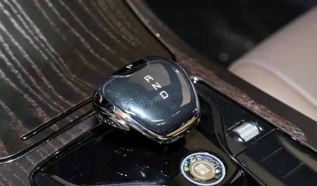 奥迪A4L|“首战告败”的比亚迪汉,月销1205台,难道真是定价低了?