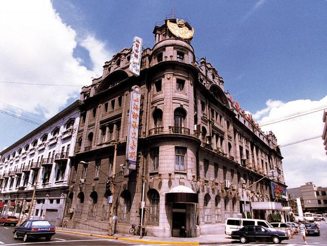 A股|车窗外风雨骤急,A股正驶向下一站