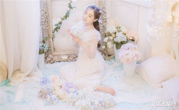 #生肖#在爱情里不喜欢主动的三生肖女，总是等着对方主动追求